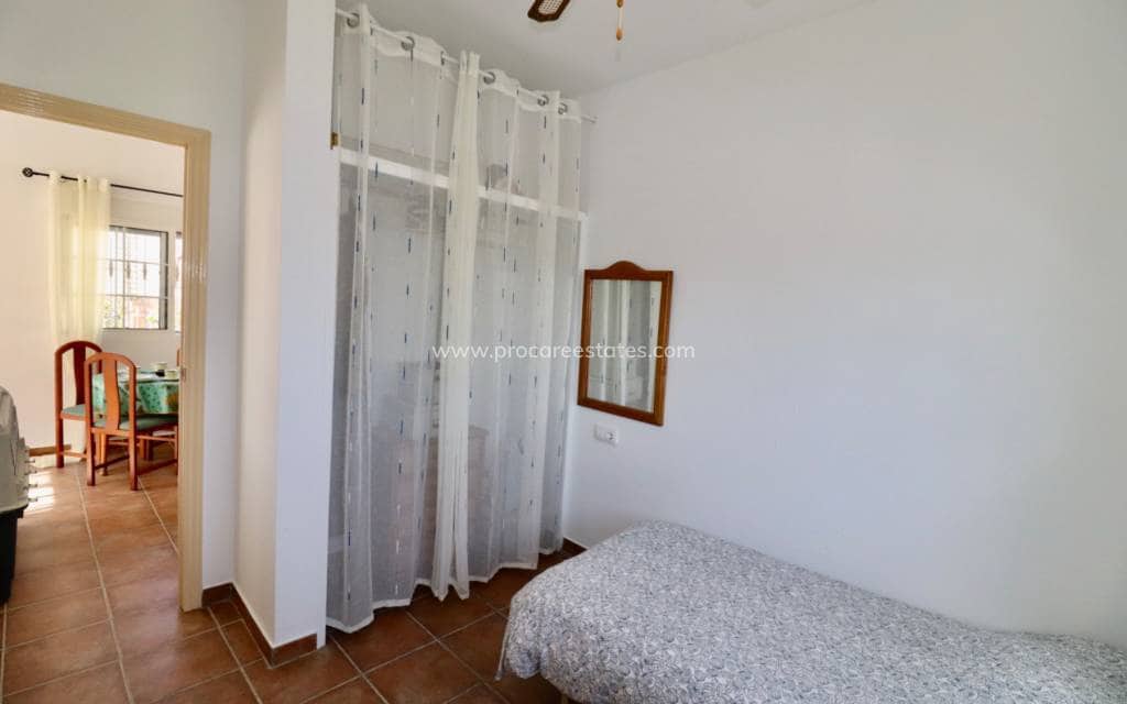 5 soveværelse Finca/Landehus til salg i Catral med swimmingpool - € 399.000 (Ref: 8848150)