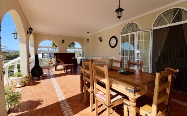 5 slaapkamer Finca/Landhuis te koop in Catral met zwembad - € 399.000 (Ref: 8848150)