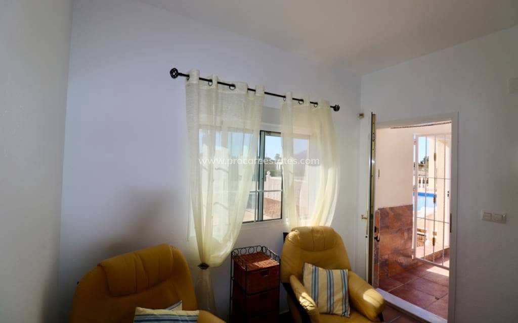 5 soveværelse Finca/Landehus til salg i Catral med swimmingpool - € 399.000 (Ref: 8848150)