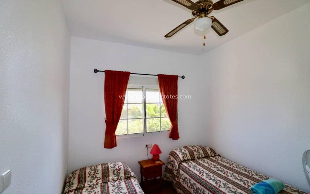 5 soveværelse Finca/Landehus til salg i Catral med swimmingpool - € 399.000 (Ref: 8848150)