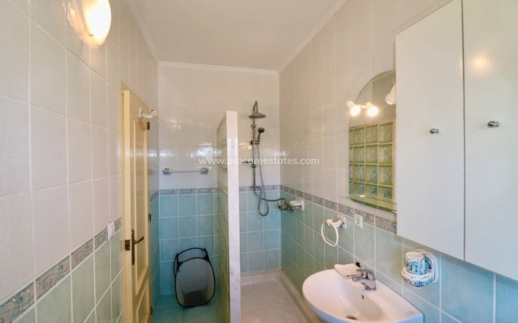 5 soveværelse Finca/Landehus til salg i Catral med swimmingpool - € 399.000 (Ref: 8848150)