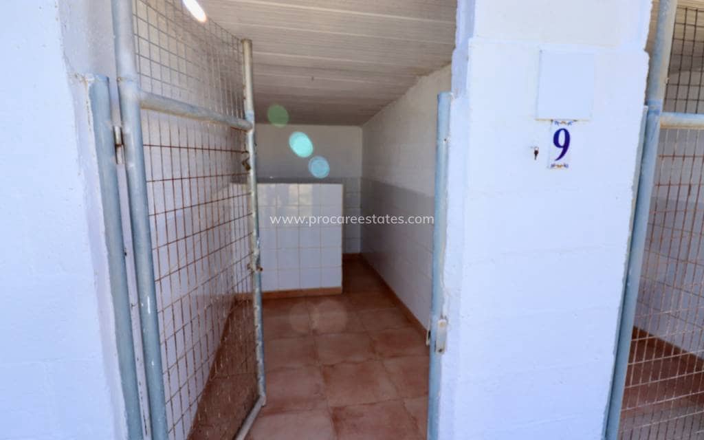 5 soveværelse Finca/Landehus til salg i Catral med swimmingpool - € 399.000 (Ref: 8848150)