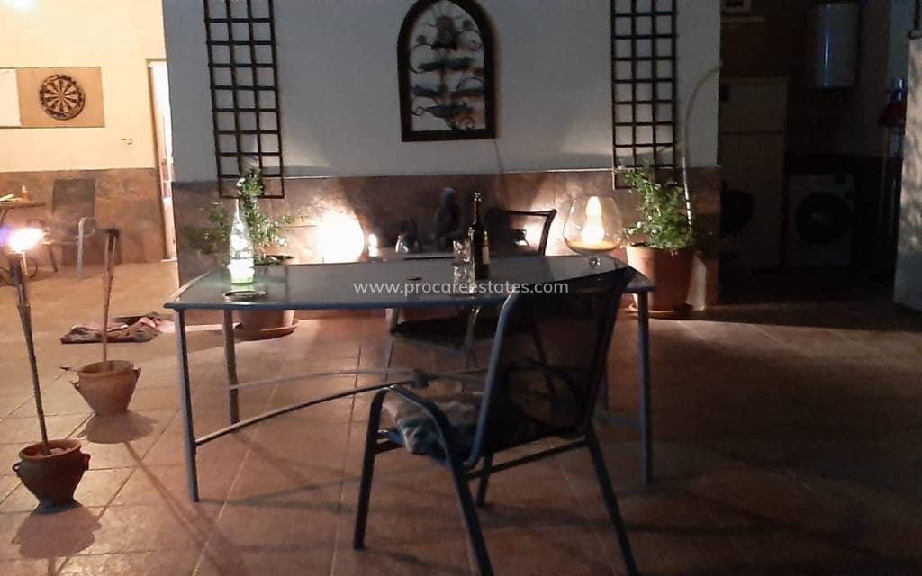 5 soveværelse Finca/Landehus til salg i Catral med swimmingpool - € 399.000 (Ref: 8848150)