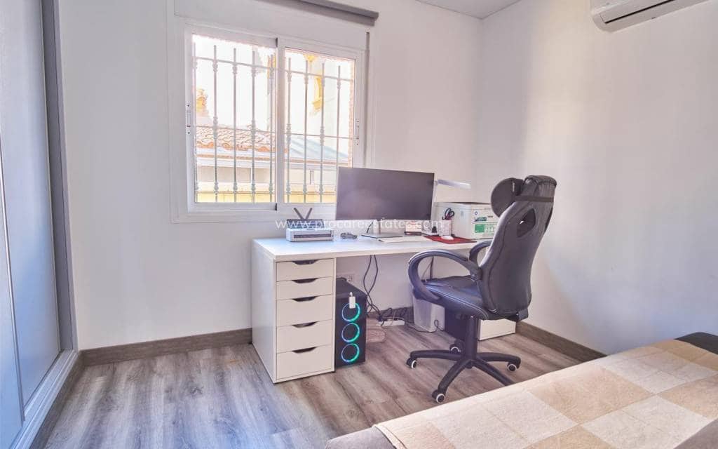 3 Zimmer Villa zu verkaufen in Los Montesinos mit Pool - 260.000 € (Ref: 8885434)