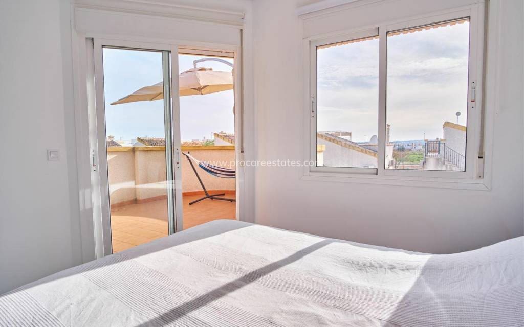 3 Zimmer Villa zu verkaufen in Los Montesinos mit Pool - 260.000 € (Ref: 8885434)