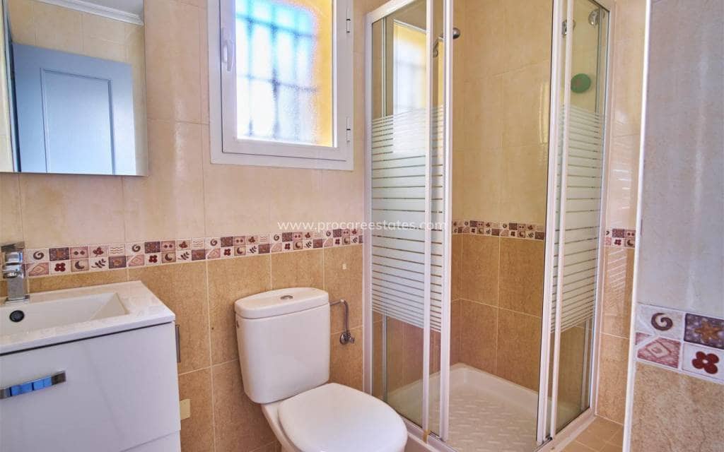 3 Zimmer Villa zu verkaufen in Los Montesinos mit Pool - 260.000 € (Ref: 8885434)