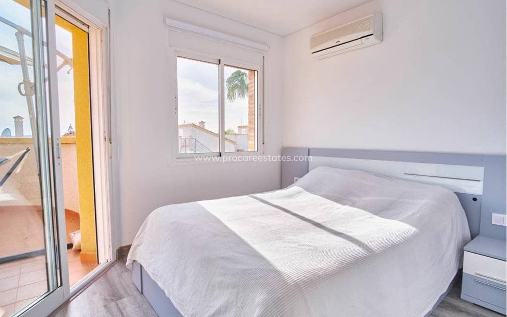 3 Zimmer Villa zu verkaufen in Los Montesinos mit Pool - 260.000 € (Ref: 8885434)