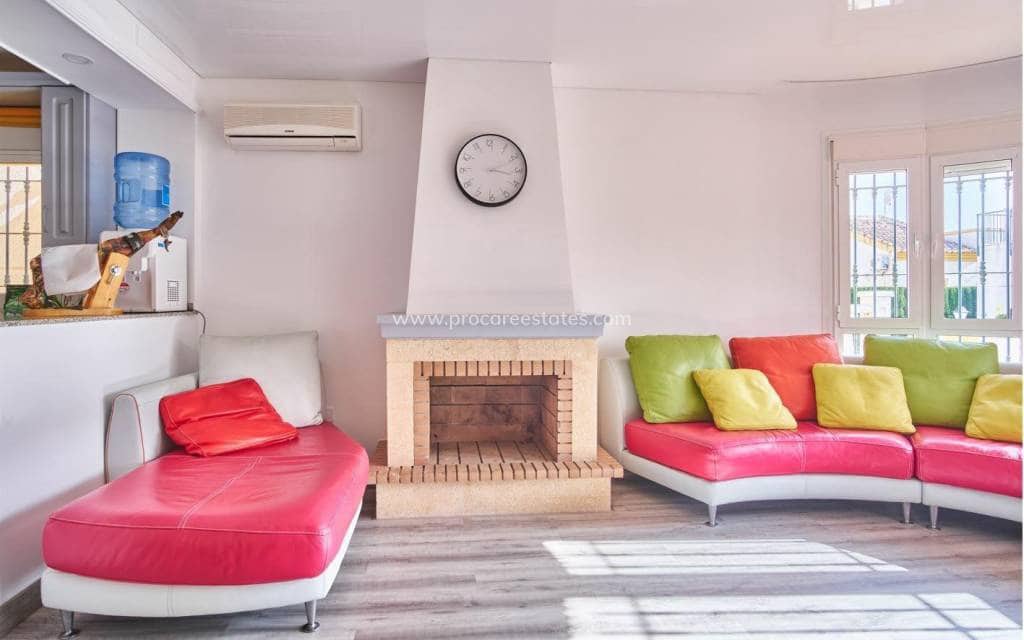 3 Zimmer Villa zu verkaufen in Los Montesinos mit Pool - 260.000 € (Ref: 8885434)