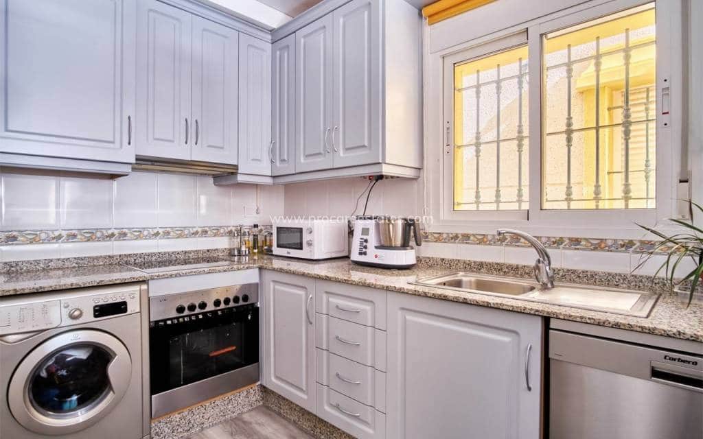 3 Zimmer Villa zu verkaufen in Los Montesinos mit Pool - 260.000 € (Ref: 8885434)