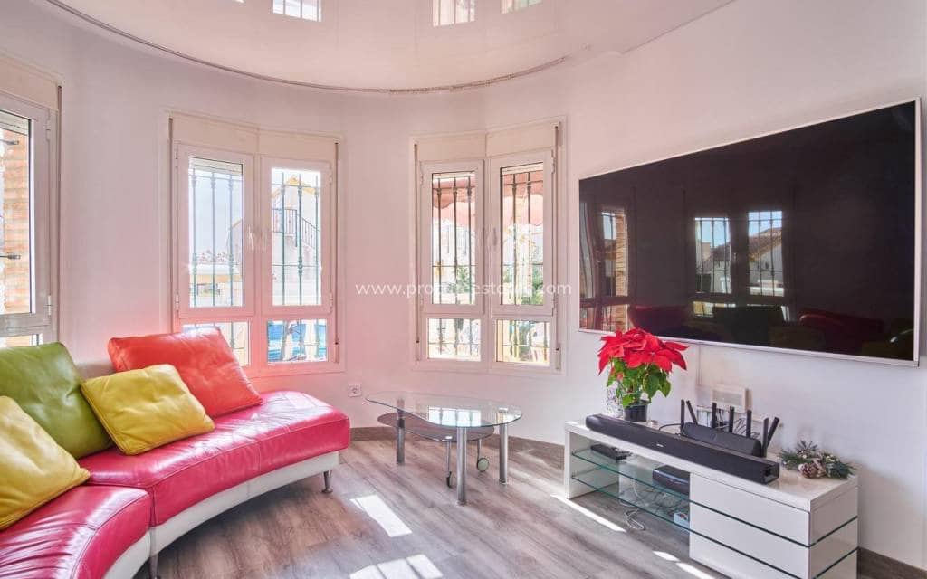 3 Zimmer Villa zu verkaufen in Los Montesinos mit Pool - 260.000 € (Ref: 8885434)