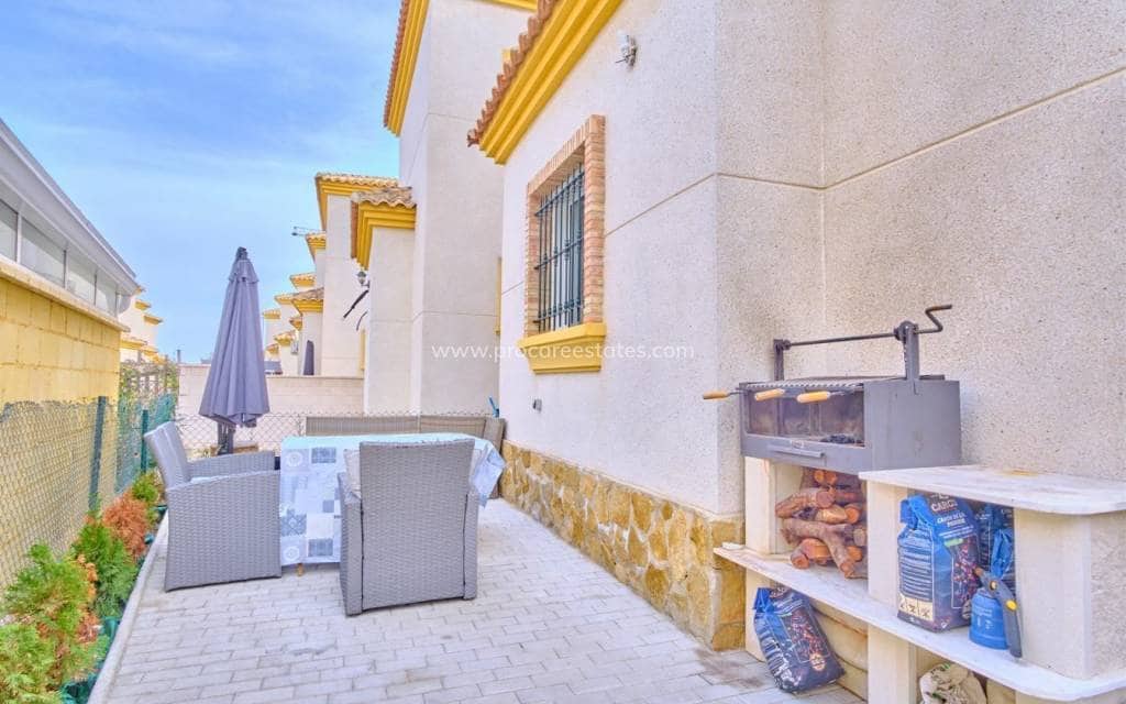 3 Zimmer Villa zu verkaufen in Los Montesinos mit Pool - 260.000 € (Ref: 8885434)