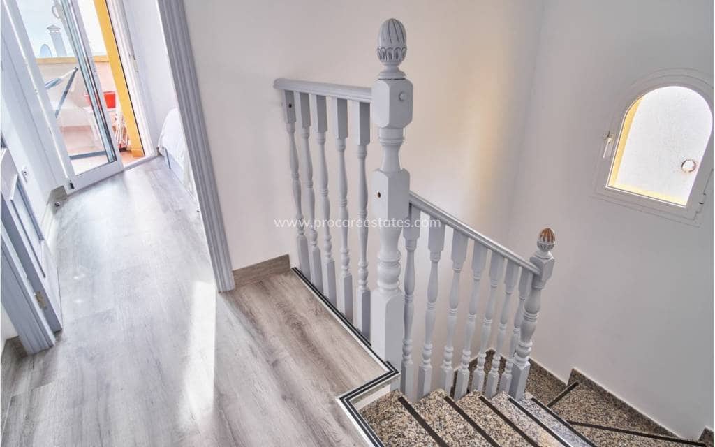 3 Zimmer Villa zu verkaufen in Los Montesinos mit Pool - 260.000 € (Ref: 8885434)