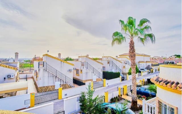 3 Zimmer Villa zu verkaufen in Los Montesinos mit Pool - 260.000 € (Ref: 8885434)