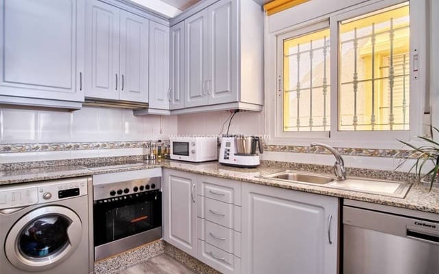 3 Zimmer Villa zu verkaufen in Los Montesinos mit Pool - 260.000 € (Ref: 8885434)