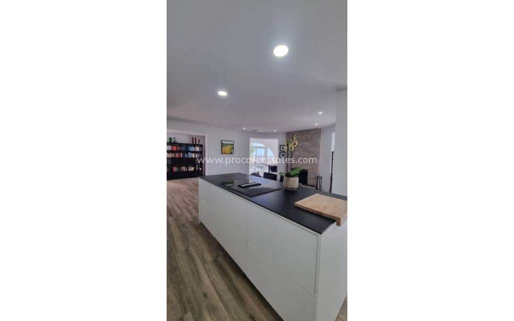 5 bedroom Villa for sale in Ciudad Quesada with pool - € 695,000 (Ref: 8885436)