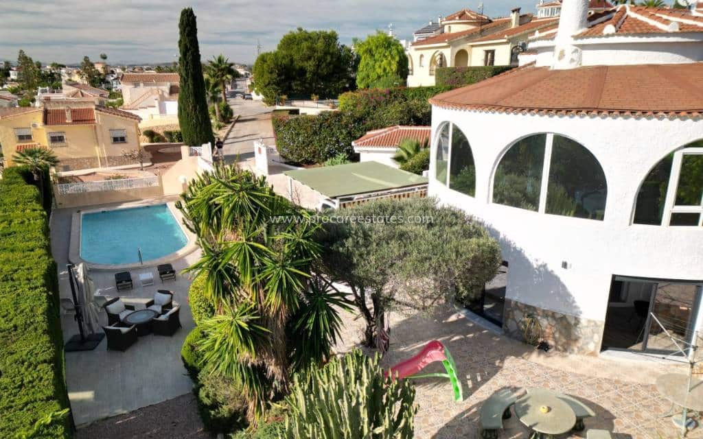 5 bedroom Villa for sale in Ciudad Quesada with pool - € 695,000 (Ref: 8885436)