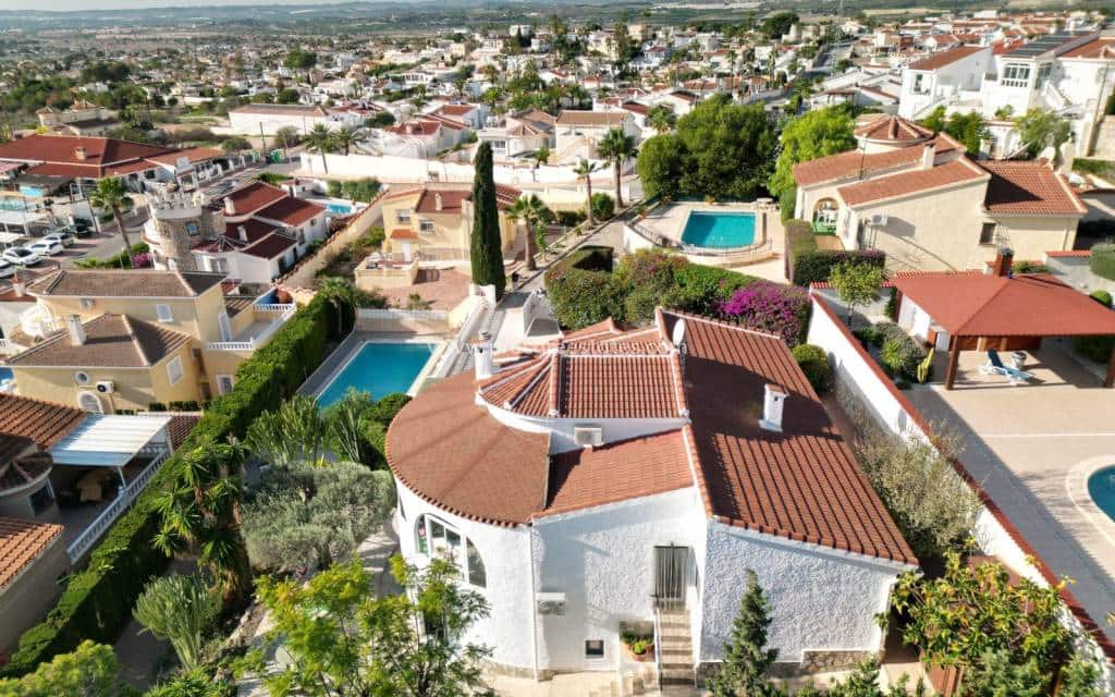 5 bedroom Villa for sale in Ciudad Quesada with pool - € 695,000 (Ref: 8885436)