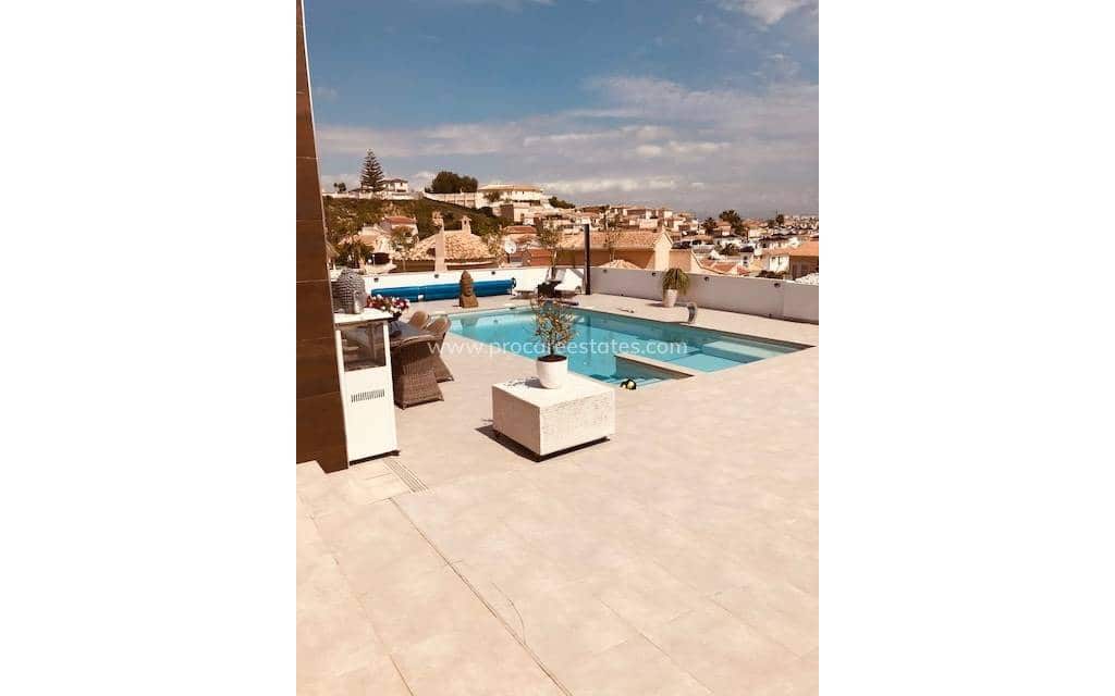 6 bedroom Villa for sale in Ciudad Quesada with pool - € 685,000 (Ref: 8981514)