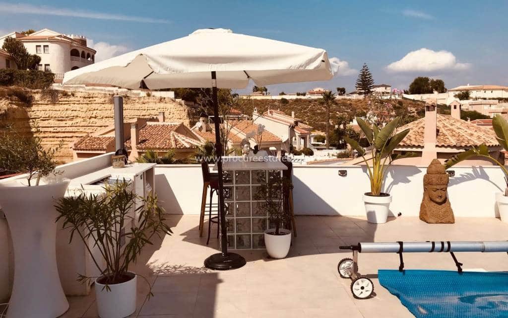 6 bedroom Villa for sale in Ciudad Quesada with pool - € 685,000 (Ref: 8981514)