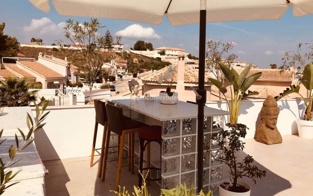 6 bedroom Villa for sale in Ciudad Quesada with pool - € 685,000 (Ref: 8981514)