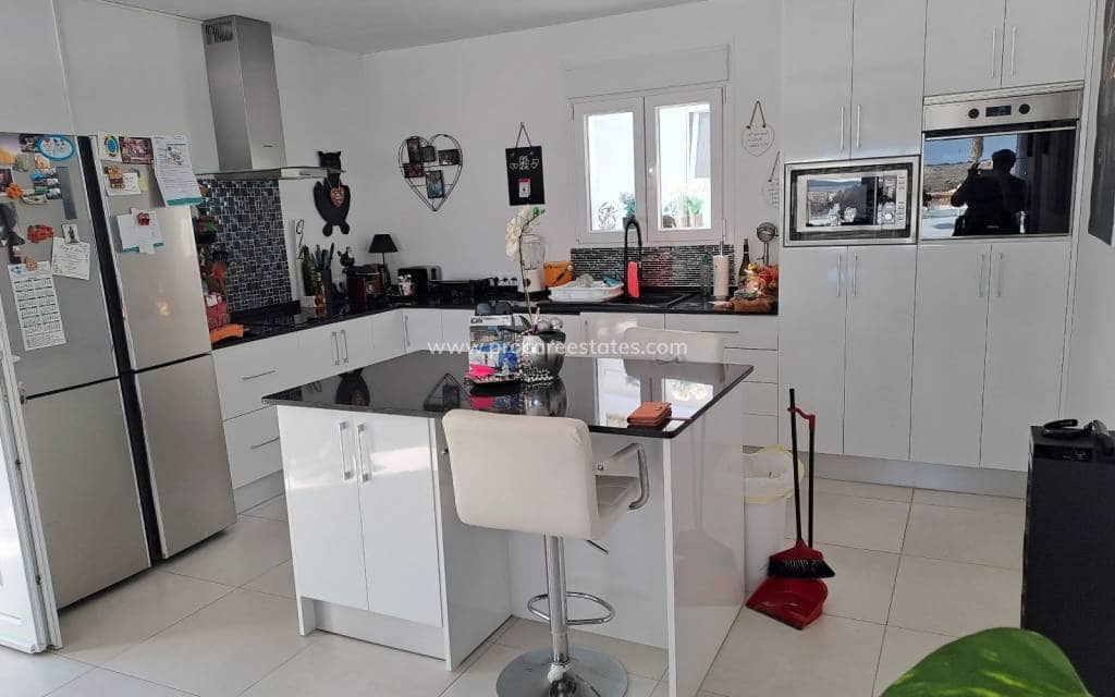 6 bedroom Villa for sale in Ciudad Quesada with pool - € 685,000 (Ref: 8981514)