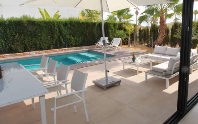 Chalet de 3 habitaciones en Ciudad Quesada, Rojales en venta con piscina - 750.000 € (Ref: 8981516)