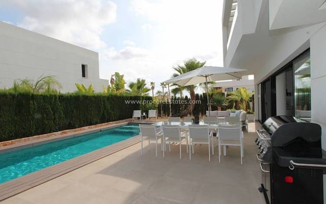 Chalet de 3 habitaciones en Ciudad Quesada, Rojales en venta con piscina - 750.000 € (Ref: 8981516)