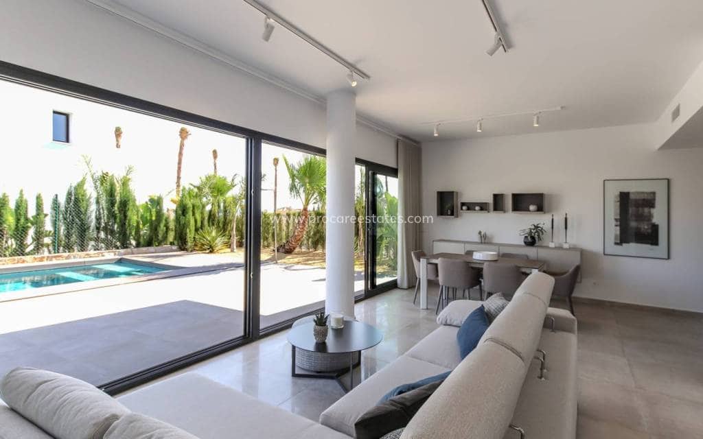 3 bedroom Villa for sale in Ciudad Quesada with pool - € 750,000 (Ref: 8981516)