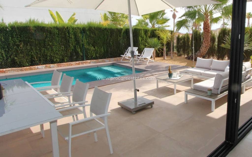 3 bedroom Villa for sale in Ciudad Quesada with pool - € 750,000 (Ref: 8981516)