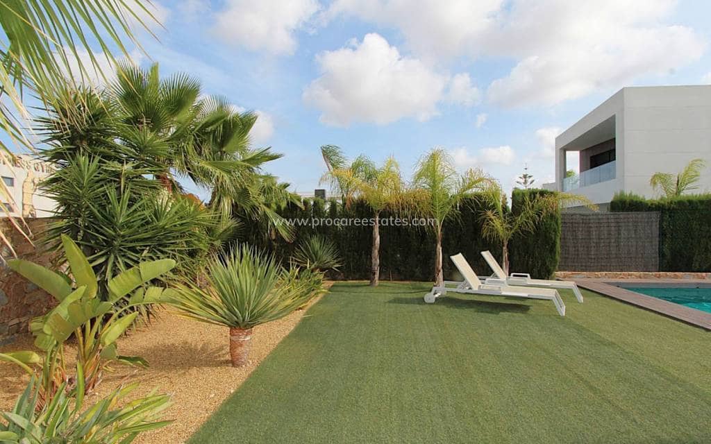 3 bedroom Villa for sale in Ciudad Quesada with pool - € 750,000 (Ref: 8981516)