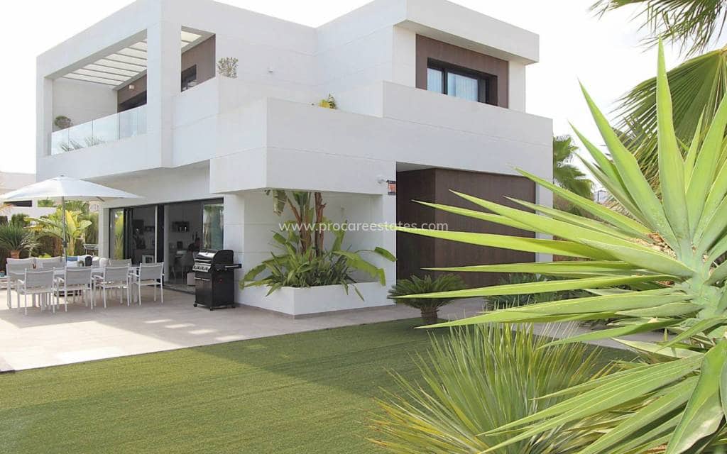 3 bedroom Villa for sale in Ciudad Quesada with pool - € 750,000 (Ref: 8981516)