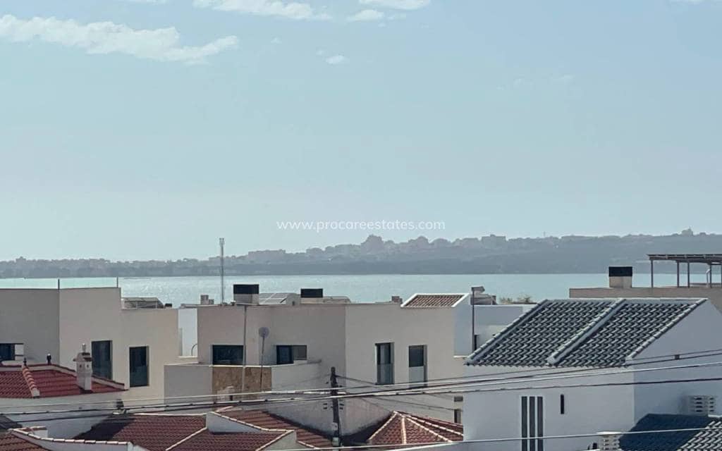 3 bedroom Villa for sale in Ciudad Quesada with pool - € 375,000 (Ref: 8981518)