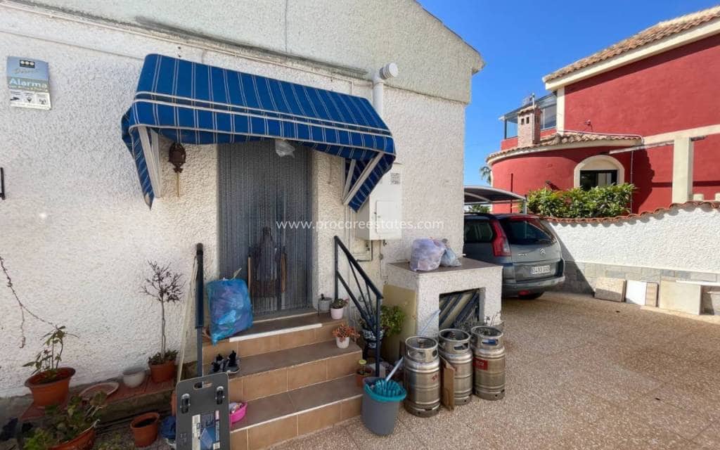 3 bedroom Villa for sale in Ciudad Quesada with pool - € 375,000 (Ref: 8981518)