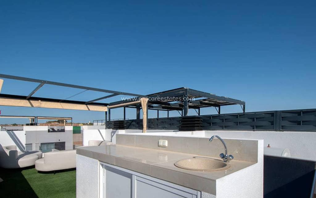 3 bedroom Villa for sale in Ciudad Quesada with pool - € 415,000 (Ref: 8981519)