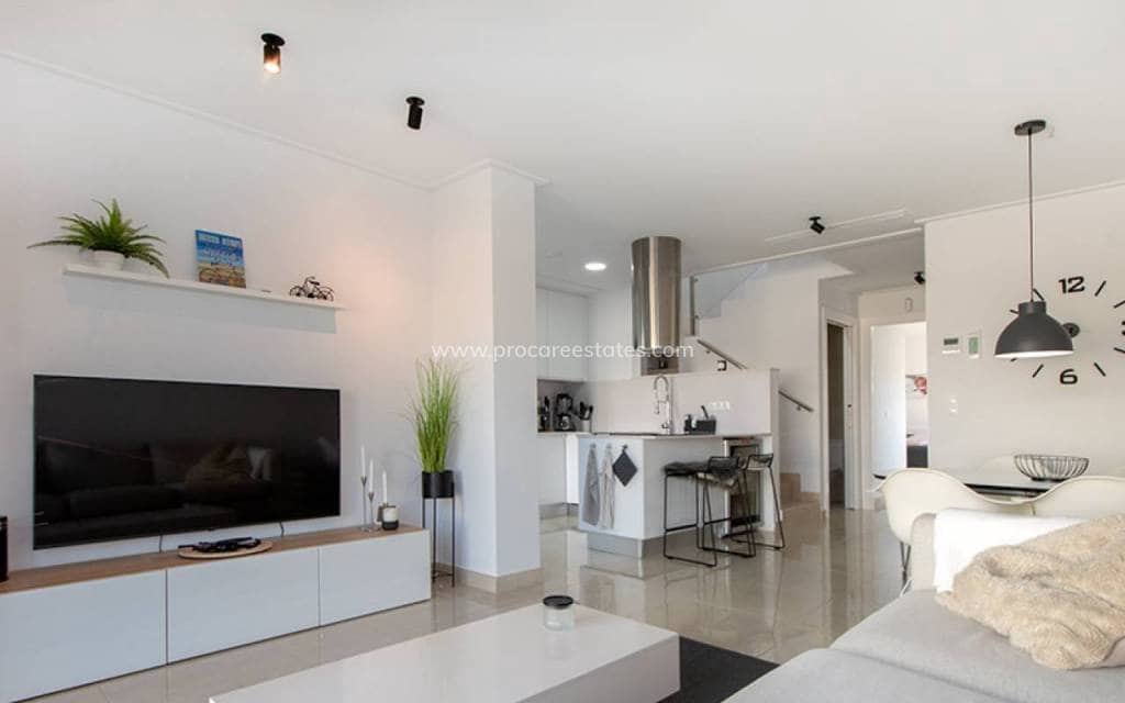 3 bedroom Villa for sale in Ciudad Quesada with pool - € 415,000 (Ref: 8981519)