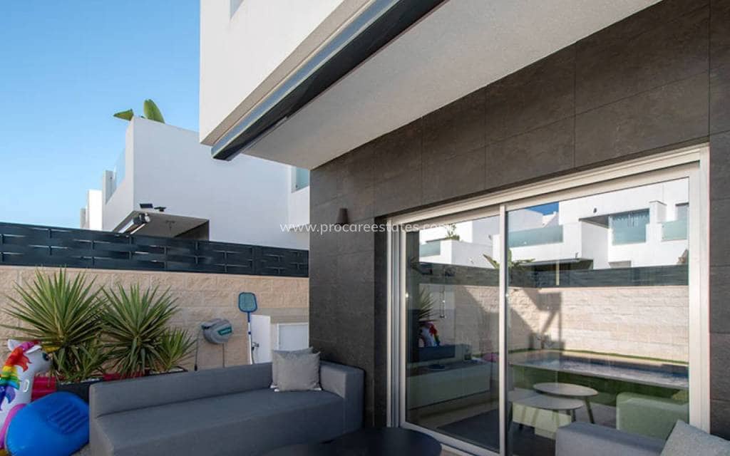 3 bedroom Villa for sale in Ciudad Quesada with pool - € 415,000 (Ref: 8981519)