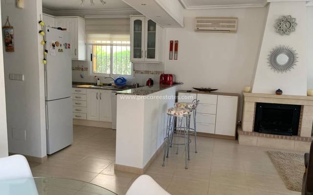 3 soveværelse Villa til salg i El Raso, Guardamar del Segura med swimmingpool - € 269.000 (Ref: 8981520)