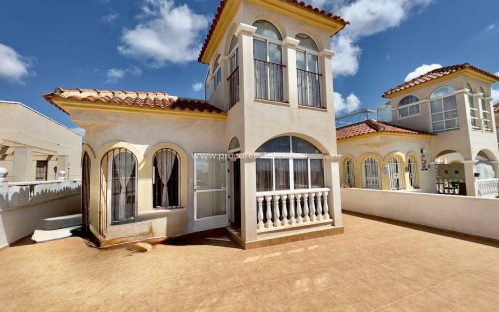 3 soveværelse Villa til salg i Lo Crispin med swimmingpool - € 210.000 (Ref: 8981530)