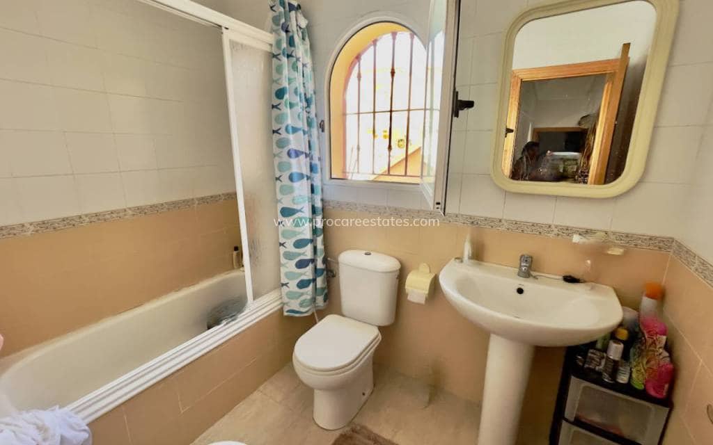 3 soveværelse Villa til salg i Lo Crispin med swimmingpool - € 199.950 (Ref: 8981530)