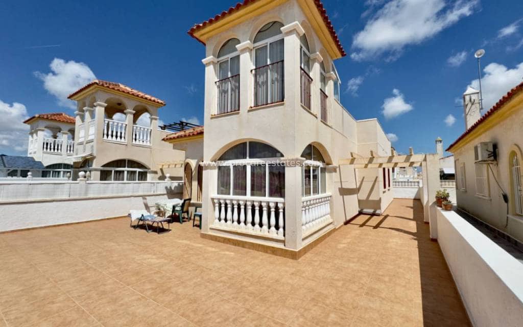 3 soveværelse Villa til salg i Lo Crispin med swimmingpool - € 199.950 (Ref: 8981530)