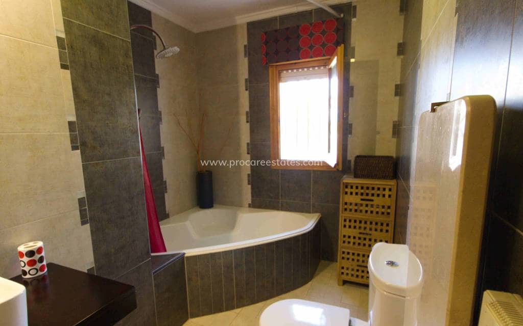 5 bedroom Villa for sale in Ciudad Quesada with pool - € 559,000 (Ref: 8981533)