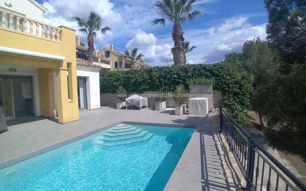 4 bedroom Villa for sale in Algorfa with pool - € 495,000 (Ref: 8981535)