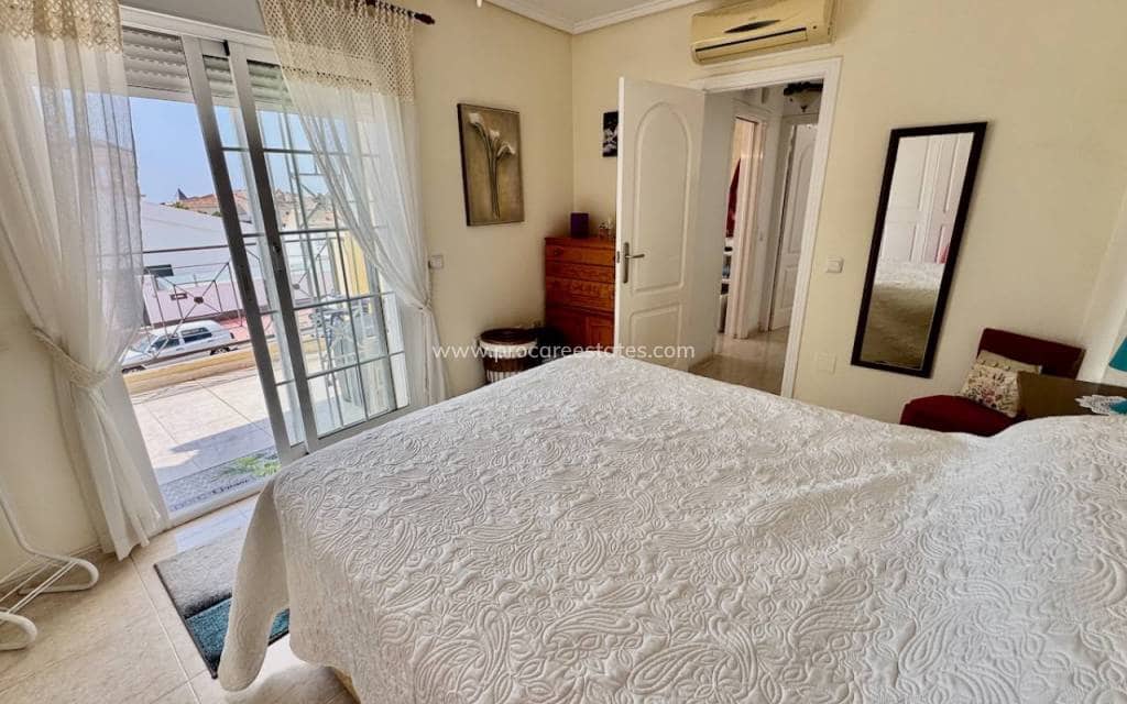 3 soveværelse Villa til salg i Ciudad Quesada med swimmingpool - € 195.000 (Ref: 9041331)