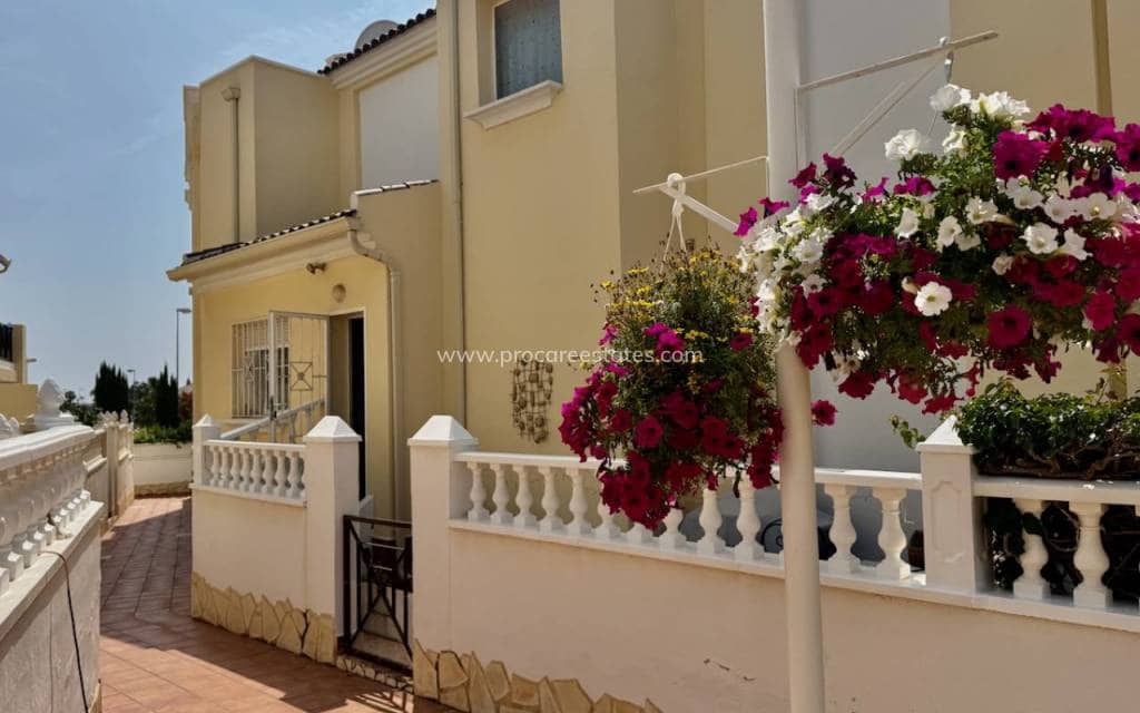 3 soveværelse Villa til salg i Ciudad Quesada med swimmingpool - € 195.000 (Ref: 9041331)