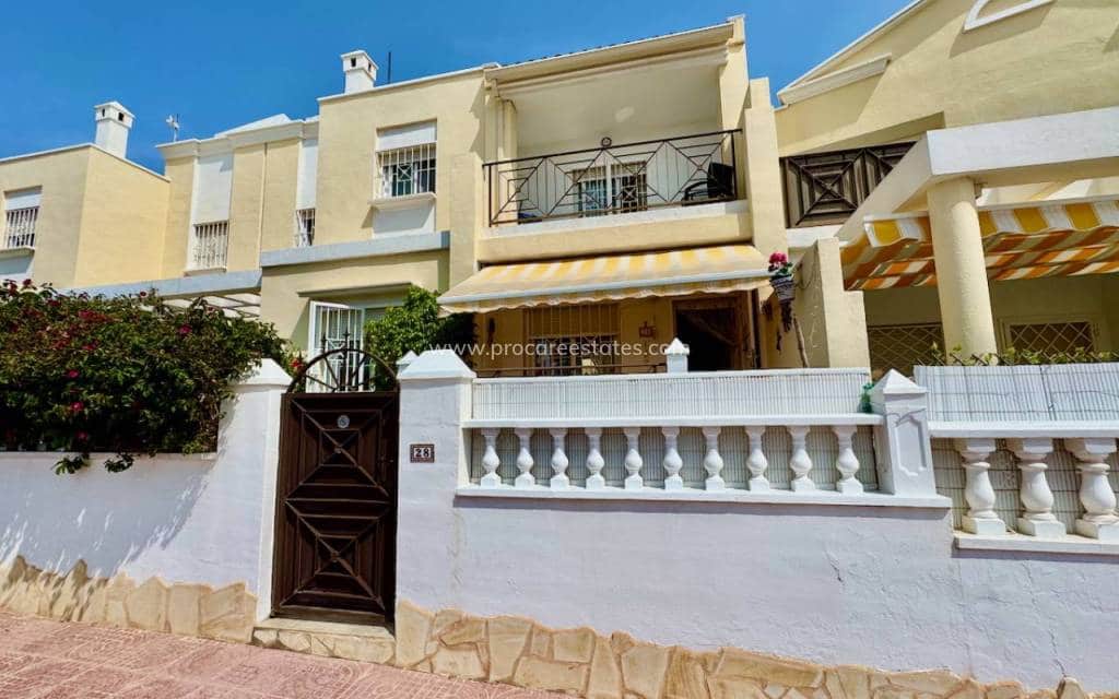 3 soveværelse Villa til salg i Ciudad Quesada med swimmingpool - € 195.000 (Ref: 9041331)