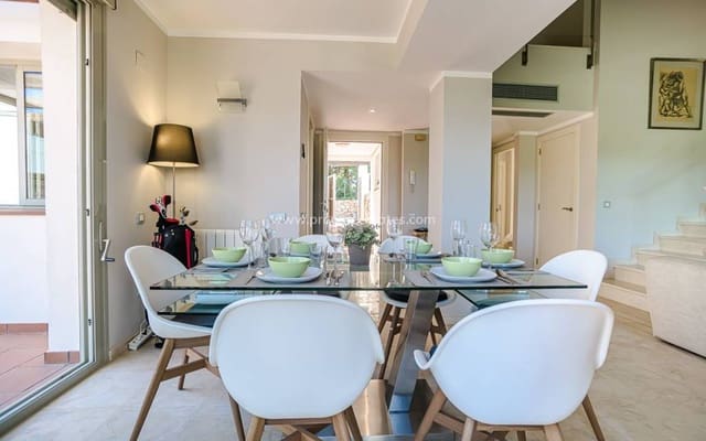 Chalet de 3 habitaciones en San Miguel de Salinas en venta con piscina - 525.000 € (Ref: 9041568)