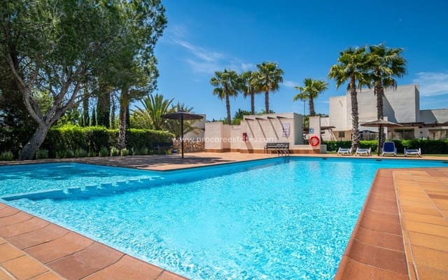 Chalet de 3 habitaciones en San Miguel de Salinas en venta con piscina - 525.000 € (Ref: 9041568)