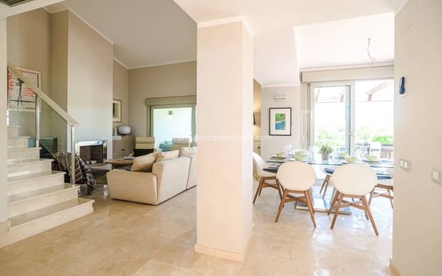 Chalet de 3 habitaciones en San Miguel de Salinas en venta con piscina - 525.000 € (Ref: 9041568)