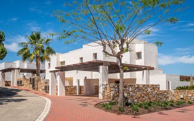 Chalet de 3 habitaciones en San Miguel de Salinas en venta con piscina - 525.000 € (Ref: 9041568)