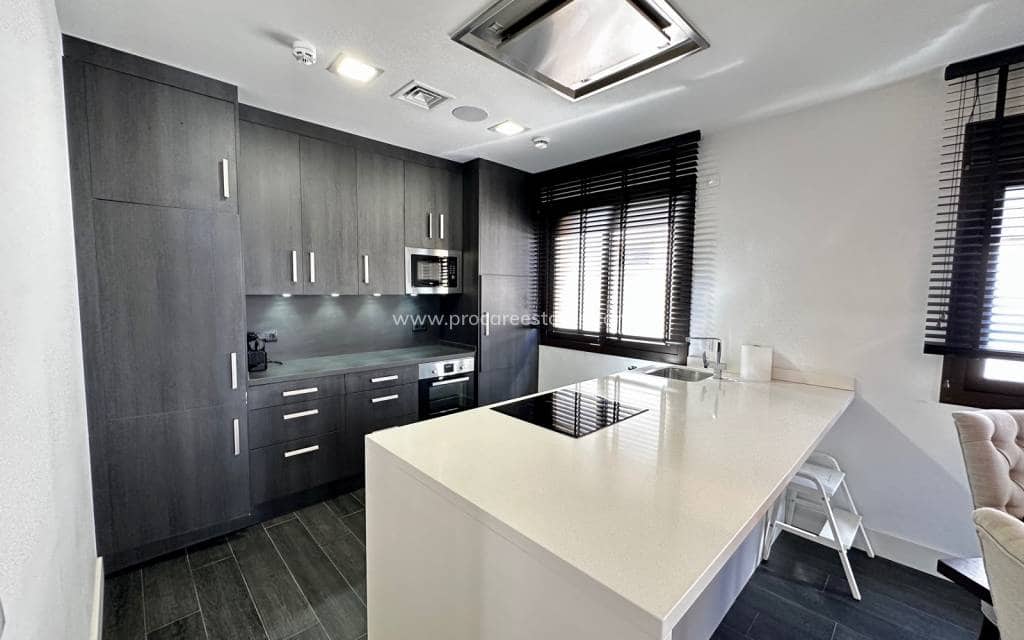 2 slaapkamer Penthouse te koop in Guardamar del Segura met zwembad garage - € 429.000 (Ref: 9193082)